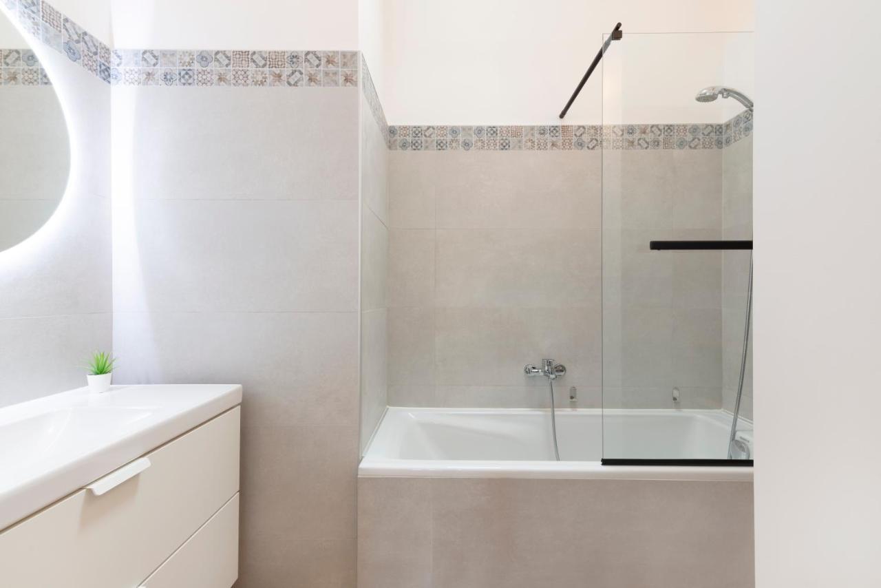 Le Favori De Montesquieu Apartment Nancy Luaran gambar